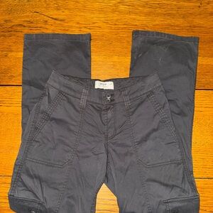 Hollister Women’s Gray Mid-Rise Relaxed Bootcut Cargo Pants